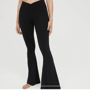 aerie offline real me crossover super flare leggings